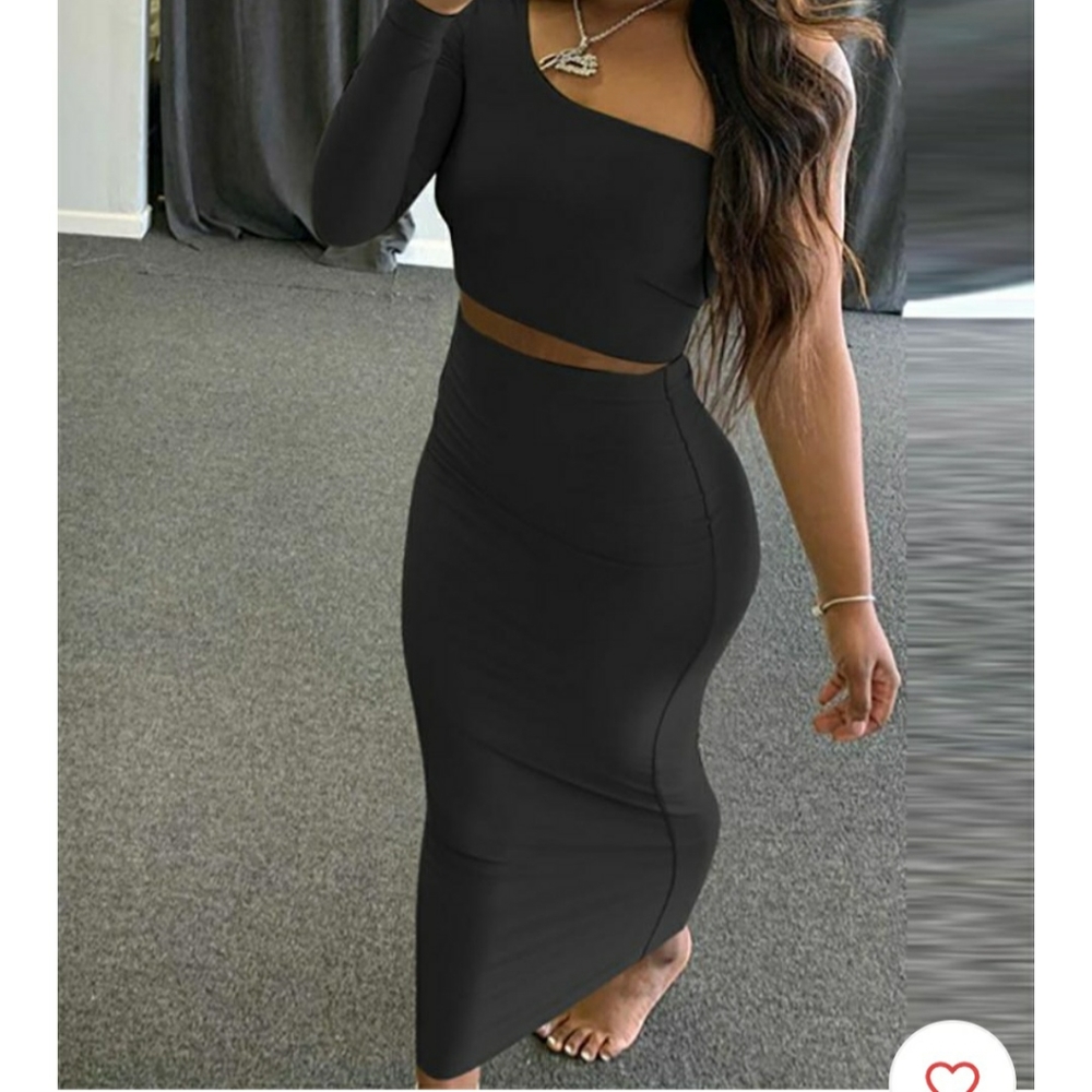 *Restocked*🏆HP🏆Crop Top and Maxi Skirt Set